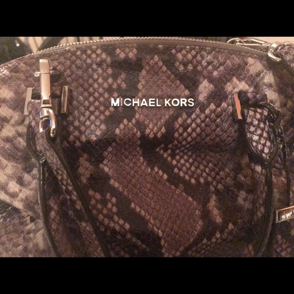 Authentic Michael Kors Python Pocketbook - Picture 2 of 8